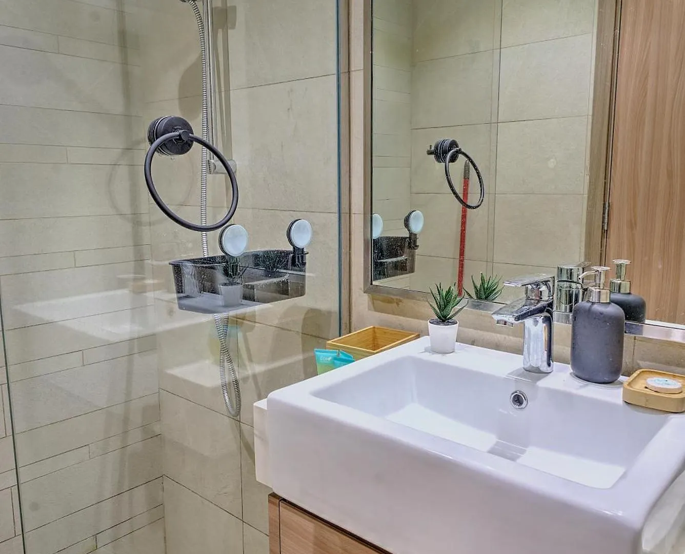 Stylish Studio Retreat Dubai Apartment
